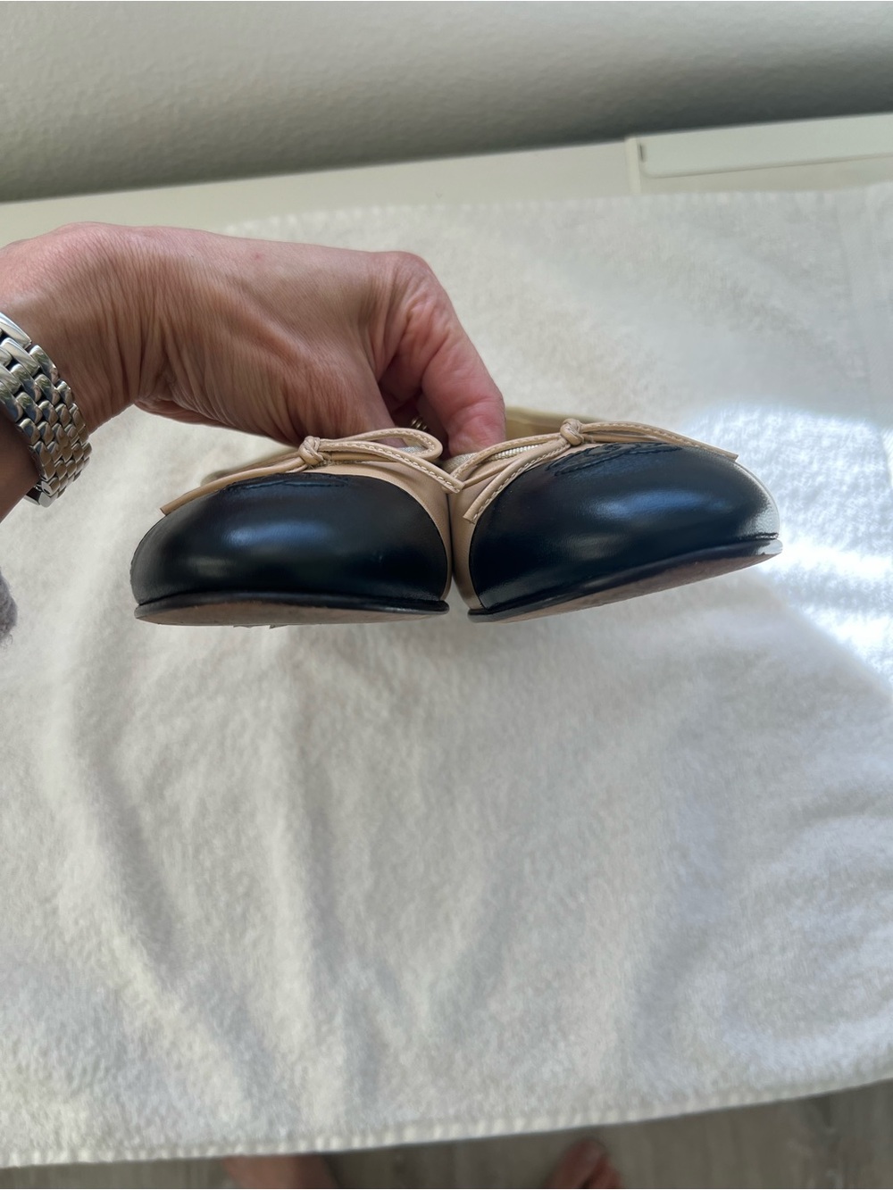 Chanel Beige and Black Cap-Toe Ballet Flats, classic line - Picture 4 of 6